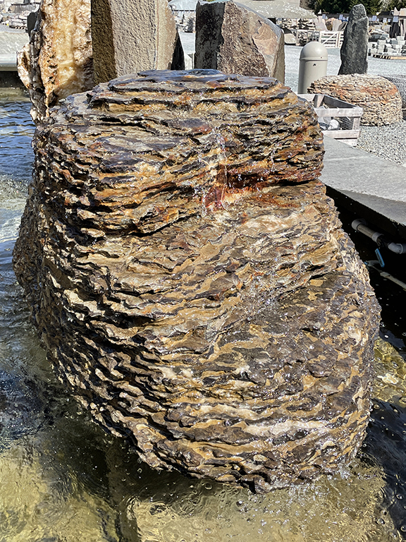 Large Feature Rocks Featured Stones | Marenakos Rock Center