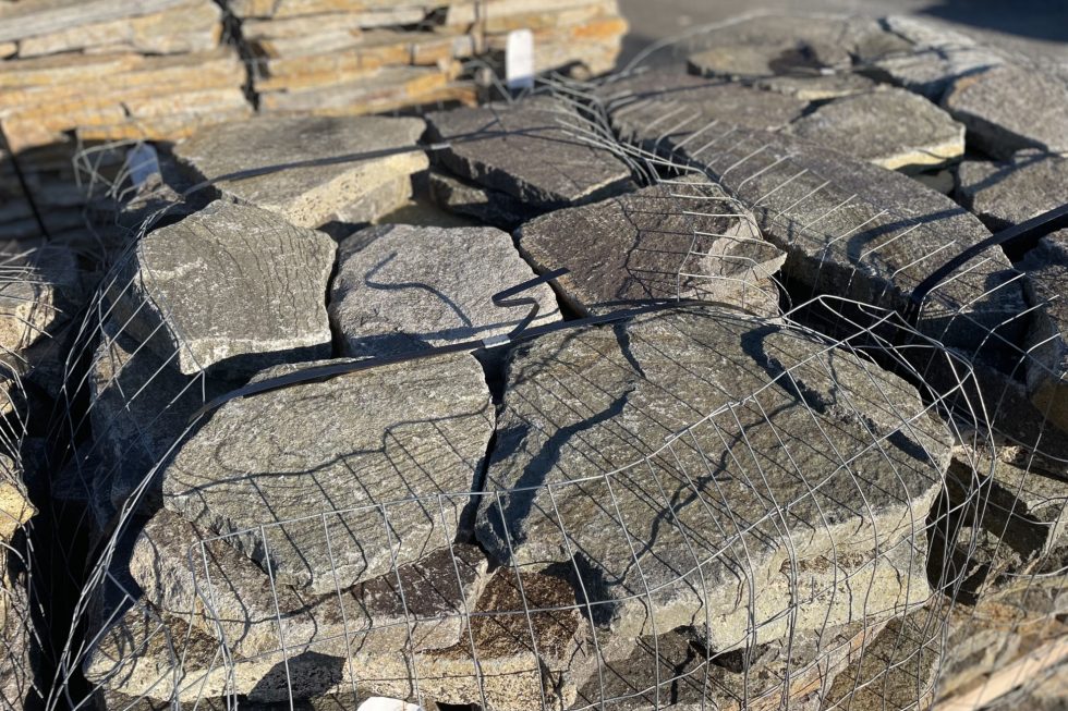 Silverstone Rocks Silver Falls Flagstone | Marenakos Rock Center